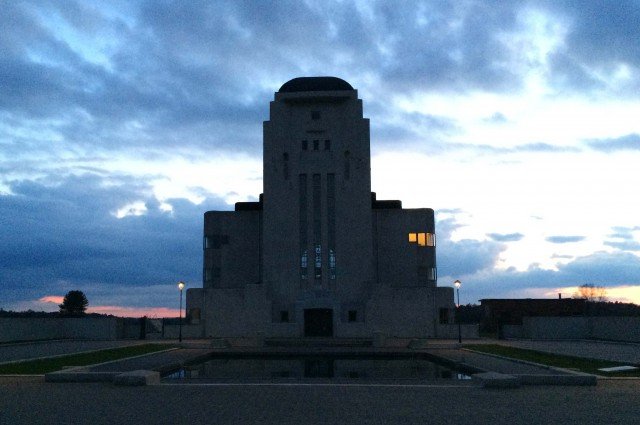 Uitvaart Kootwijk. De Kathedraal, zendstation Radio Kootwijk